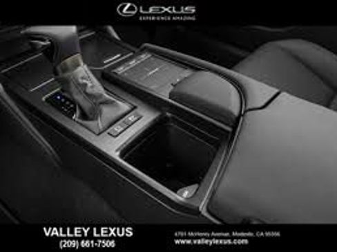 Used 2025 Lexus ES 300h w/ Premium Package FWD image 9