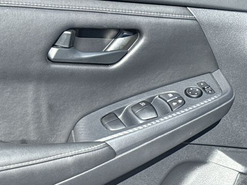 Used 2025 Nissan Sentra S image 27