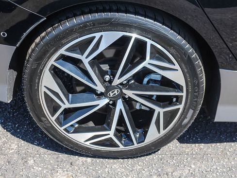 Certified 2023 Hyundai Ioniq 6 Limited RWD image 11