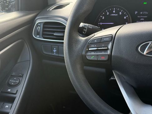 Used 2019 Hyundai Elantra GT FWD image 10