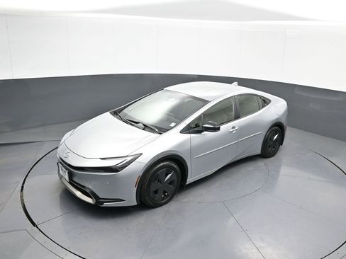 Certified 2024 Toyota Prius Prime SE image 32