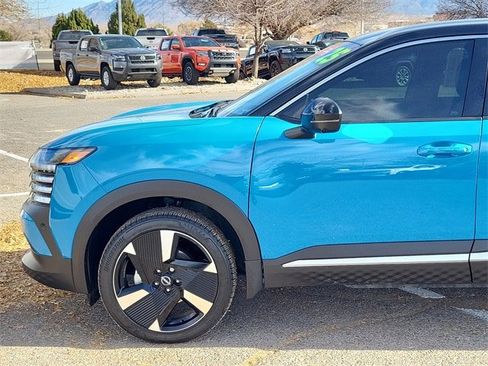 Certified 2025 Nissan Kicks SR image 9