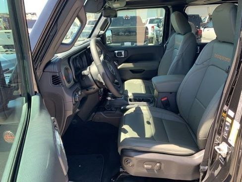 New 2025 Jeep Gladiator Mojave w/ Convenience Group image 10