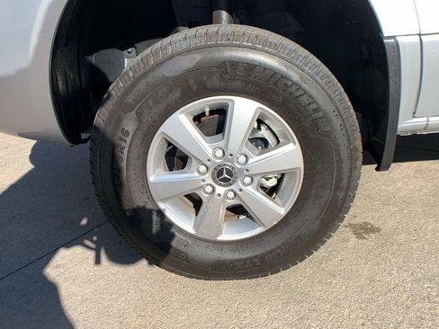 Used 2022 Mercedes-Benz Sprinter 2500 image 9