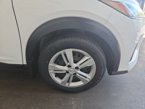 Used 2024 Nissan Kicks S image 15