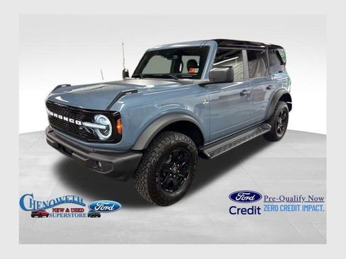 New 2025 Ford Bronco Outer Banks w/ Black Appearance Package image 1