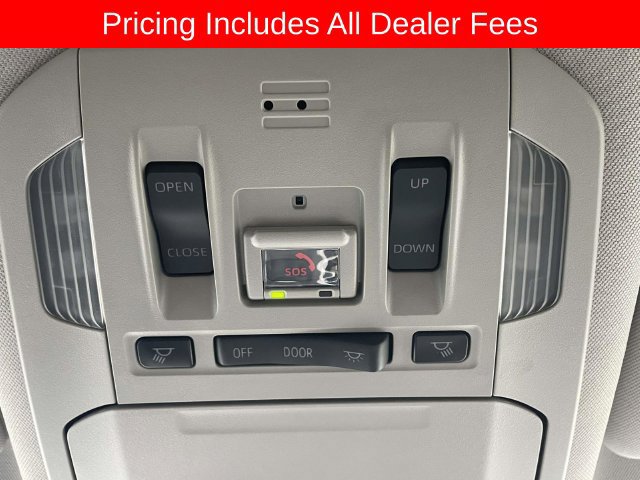 Used 2023 Toyota Highlander XLE FWD image 32