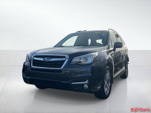Used 2018 Subaru Forester 2.5i Touring AWD/4WD image 2