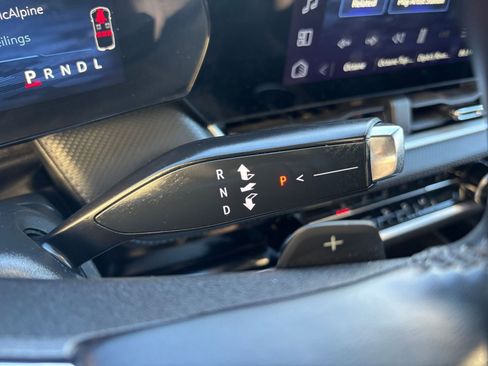 Used 2025 Chevrolet Equinox LT image 41