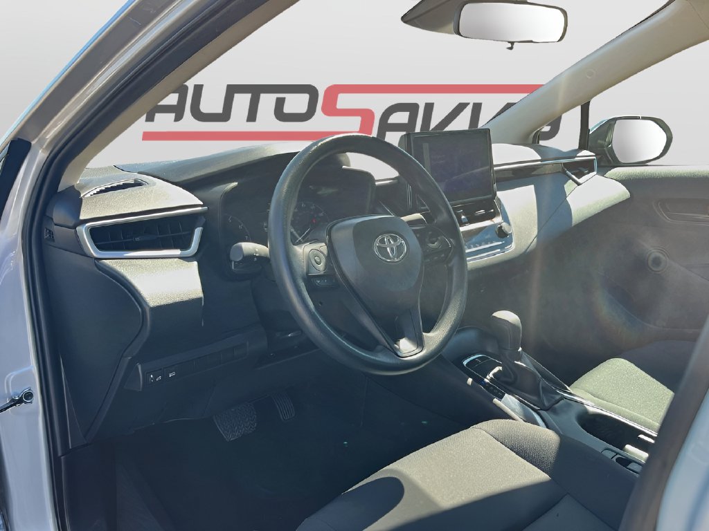 Used 2025 Toyota Corolla LE FWD image 9