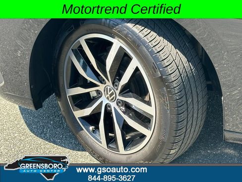 Used 2025 Volkswagen Jetta SE FWD image 36