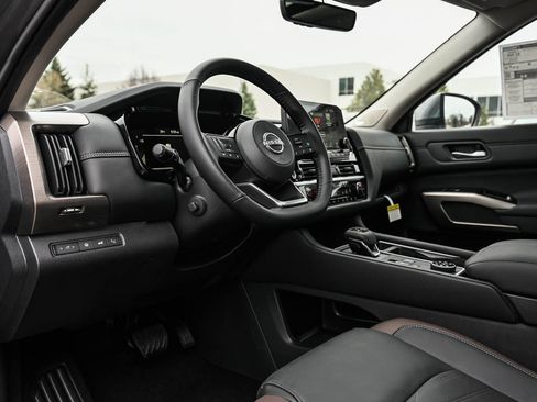 New 2025 Nissan Pathfinder Platinum w/ Lighting Package (N92) image 20