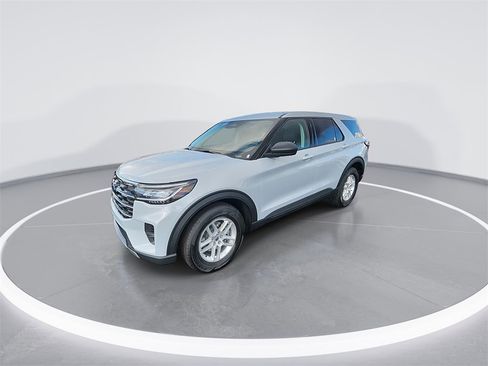 New 2026 Ford Explorer Active image 4