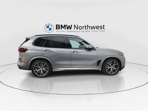 Used 2025 BMW X5 xDrive50e w/ M Sport Package AWD/4WD image 5