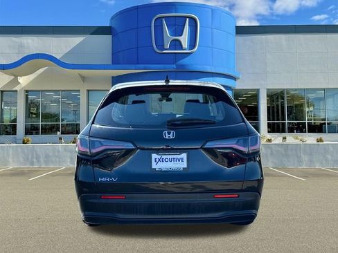 Used 2023 Honda HR-V LX image 3