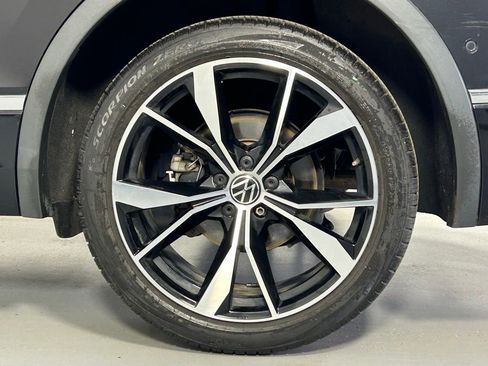 Used 2022 Volkswagen Tiguan SEL R-Line AWD/4WD image 39