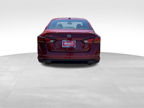 New 2026 Nissan Altima 2.5 SR FWD image 3