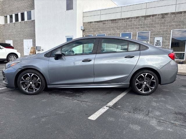 Used 2019 Chevrolet Cruze LT w/ Convenience Package FWD image 2