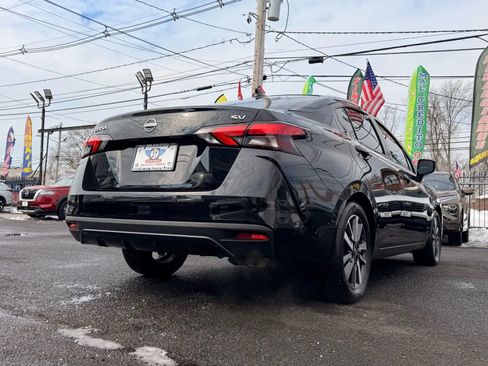 Used 2023 Nissan Versa SV image 9