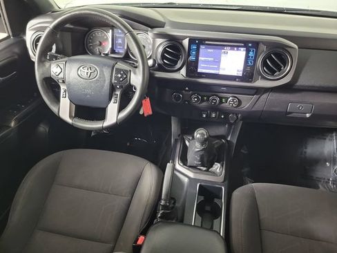 Used 2019 Toyota Tacoma TRD Off-Road AWD/4WD image 15
