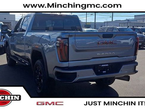 Used 2025 GMC Sierra 2500 AT4 w/ AT4 Premium Plus Package image 9