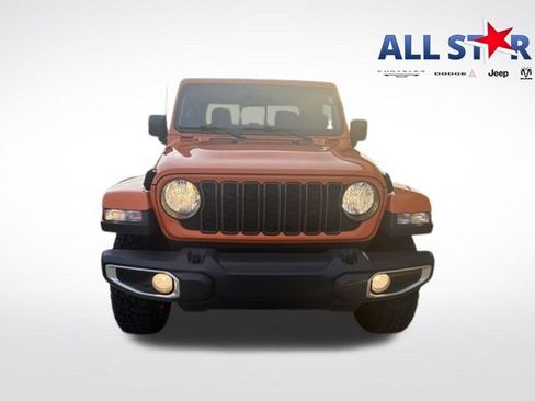Used 2025 Jeep Gladiator Sport AWD/4WD image 1