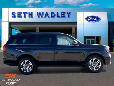 New 2025 Ford Expedition Active image 7