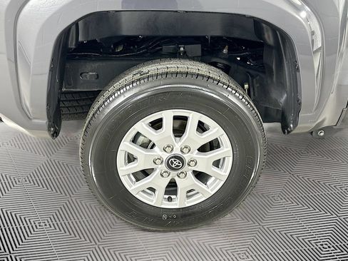 Certified 2025 Toyota Tacoma SR5 AWD/4WD image 28