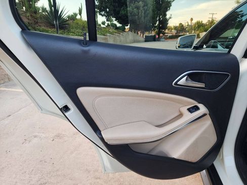 Used 2016 Mercedes-Benz GLA 250 image 39