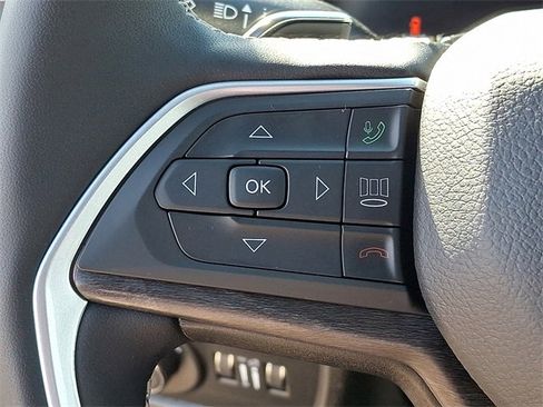 Used 2024 Jeep Grand Cherokee L Limited image 18