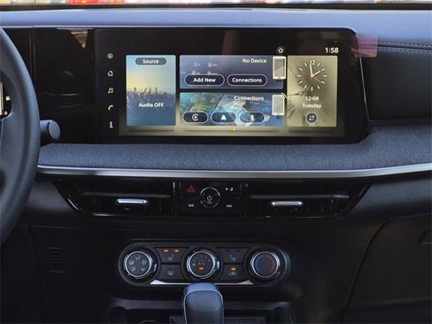 New 2025 Nissan Kicks SV w/ SV Premium Package image 12