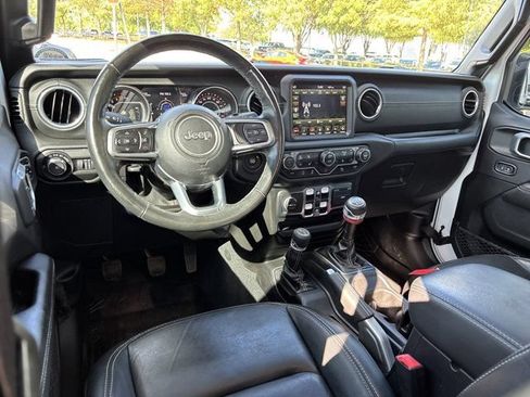 Used 2018 Jeep Wrangler Unlimited Sahara AWD/4WD image 20