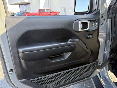 Used 2021 Jeep Wrangler Rubicon AWD/4WD image 13