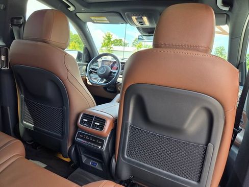 Used 2025 Mercedes-Benz GLS 450 4MATIC image 20