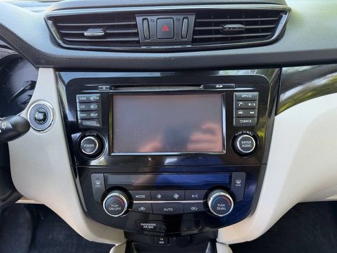 Used 2018 Nissan Rogue Sport SV w/ SV Technology Package AWD/4WD image 29