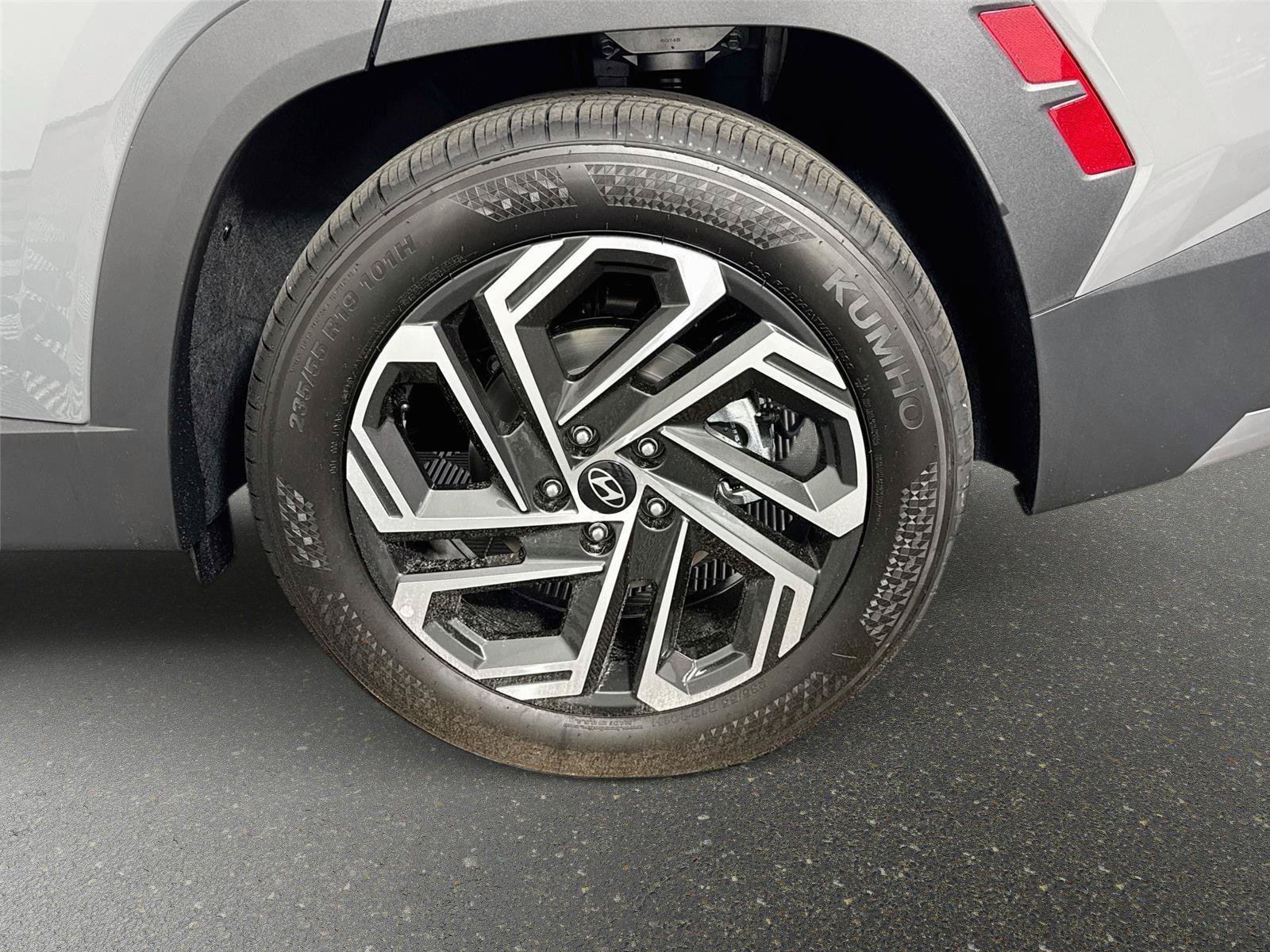 New 2026 Hyundai Tucson Limited w/ Tow & Go Package FWD image 33