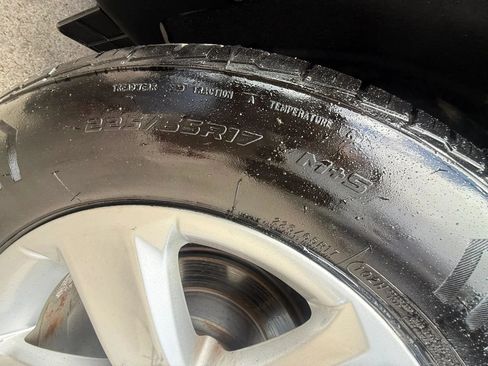 Used 2013 Toyota RAV4 XLE FWD image 30