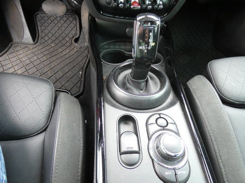 Used 2024 MINI Cooper Clubman S w/ Signature Upholstery Package image 31