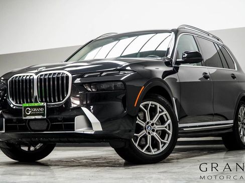 Used 2025 BMW X7 xDrive40i image 1
