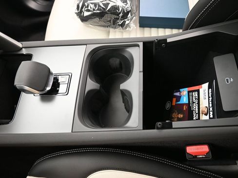 New 2025 Land Rover Discovery Sport Dynamic SE image 26