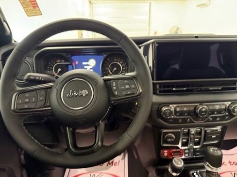 New 2026 Jeep Wrangler Unlimited Rubicon image 16