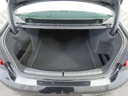 New 2026 BMW 330i Sedan w/ M Sport Package image 28