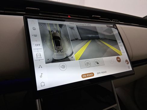 New 2025 Land Rover Range Rover Long Wheelbase SE image 25