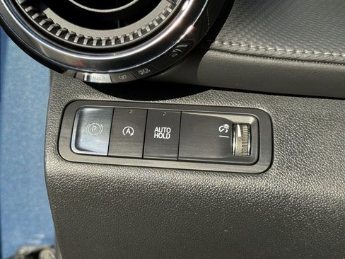 Used 2025 Chevrolet Equinox LT FWD image 20
