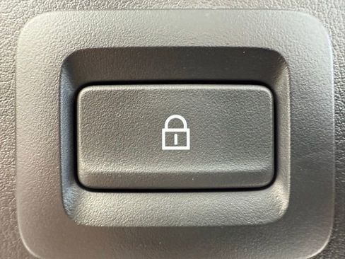 Used 2025 MAZDA MAZDA3 Hatchback w/Premium Plus Pkg image 15