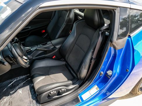 Used 2023 Nissan Z w/ Floor Mat Package (L93) RWD image 28