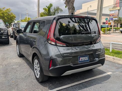 Used 2023 Kia Soul LX FWD image 8