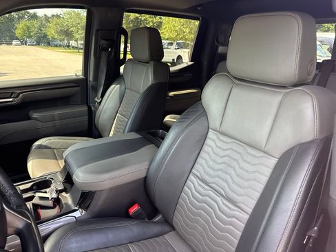 Used 2024 Chevrolet Silverado 1500 ZR2 w/ Technology Package AWD/4WD image 10