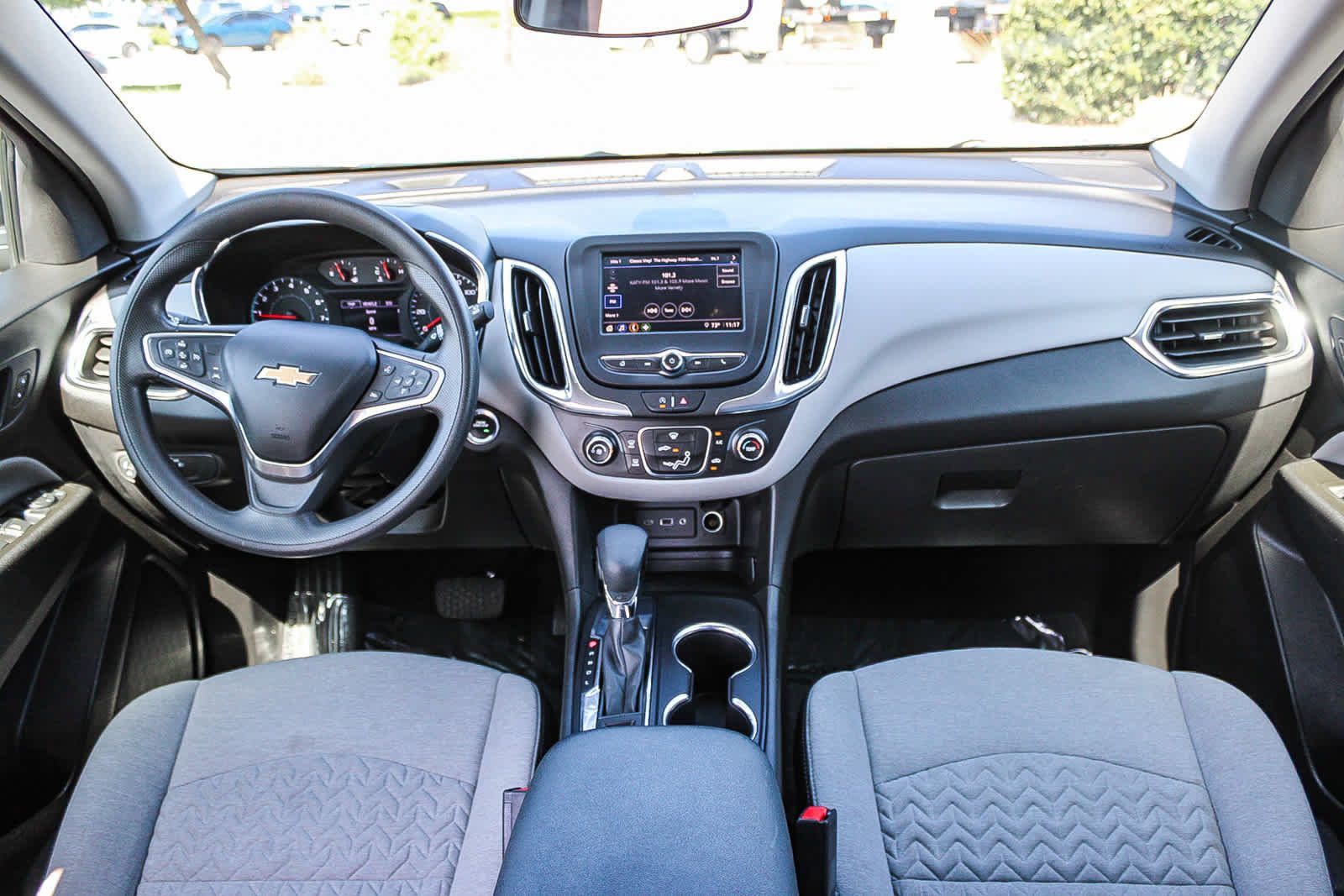 Used 2023 Chevrolet Equinox LS FWD image 12