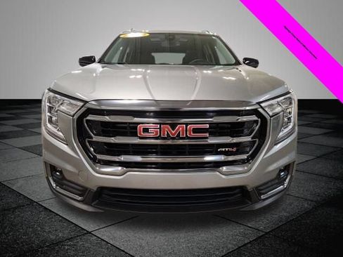 Used 2024 GMC Terrain AT4 AWD/4WD image 9